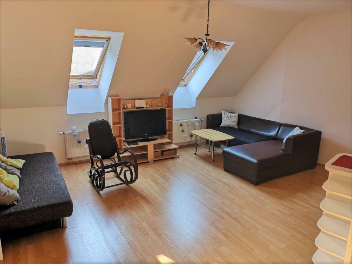 Centrum - A. Apartman Pécs Exterior foto